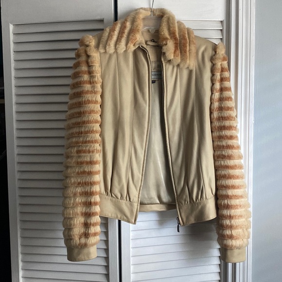 Leather jacket - Picture 1 of 5